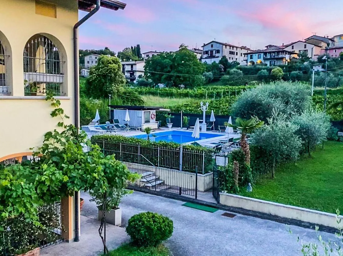 Residence Garda Valtenesi Пуэньяго Италия